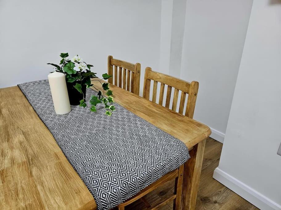 Wonderful Apartment In Wembley ロンドン エクステリア 写真