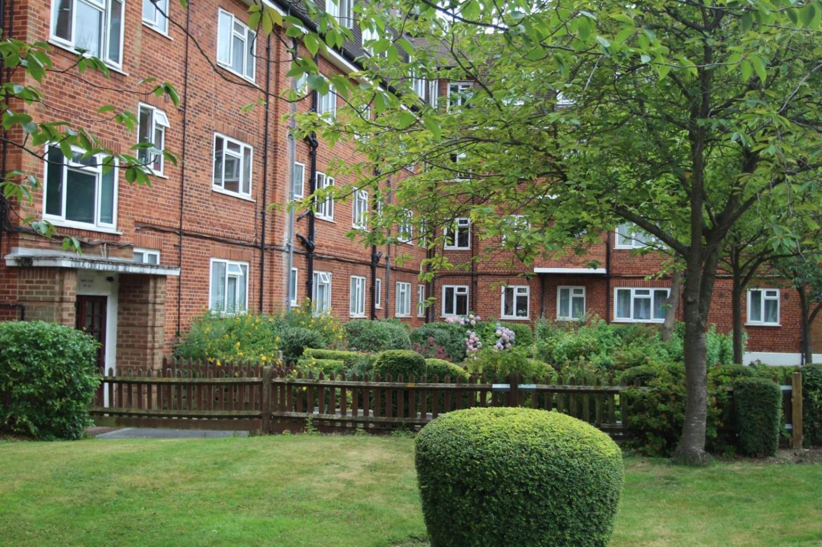 Wonderful Apartment In Wembley ロンドン エクステリア 写真